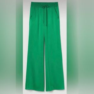 H&M satin high waisted wide leg green pants. Size
4. Never Worn 
H&M